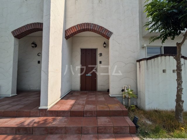 25/30 エントランス