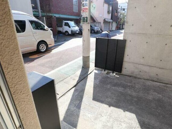 2/3 エントランス