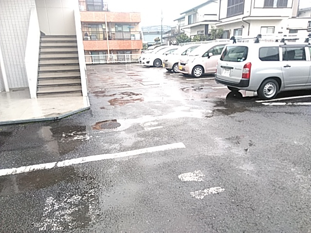 27/30 駐車場