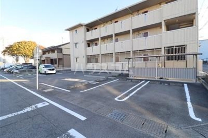 25/27 駐車場