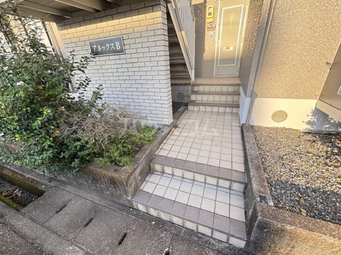 2/4 エントランス