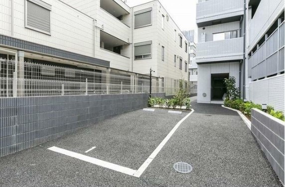 16/25 駐車場