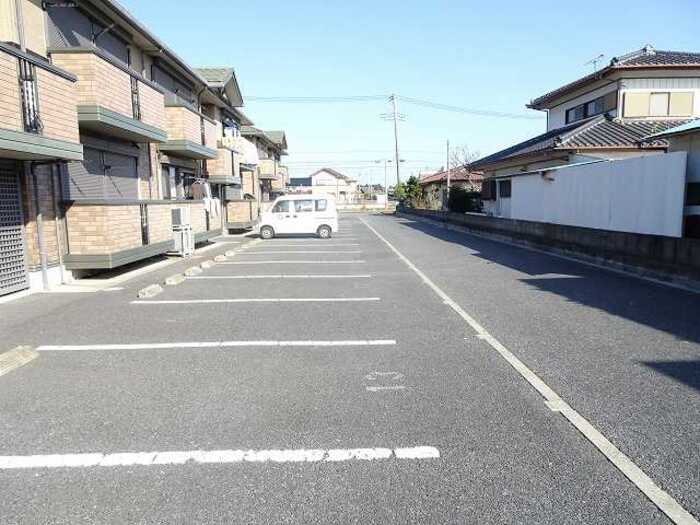 18/22 駐車場