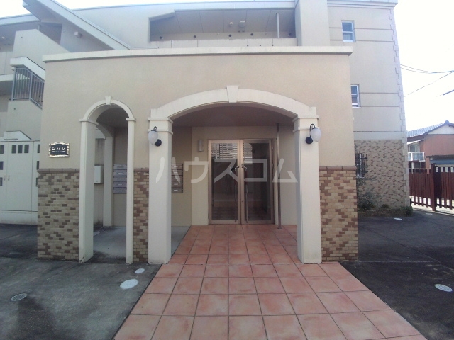 22/30 エントランス