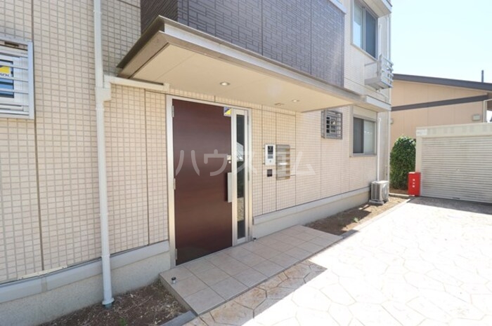 21/30 エントランス