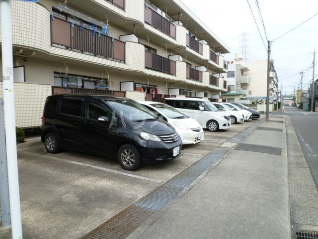 26/29 駐車場