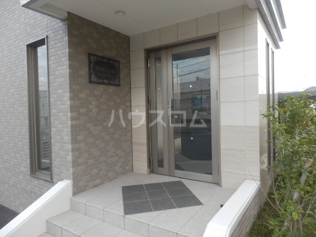 18/25 エントランス