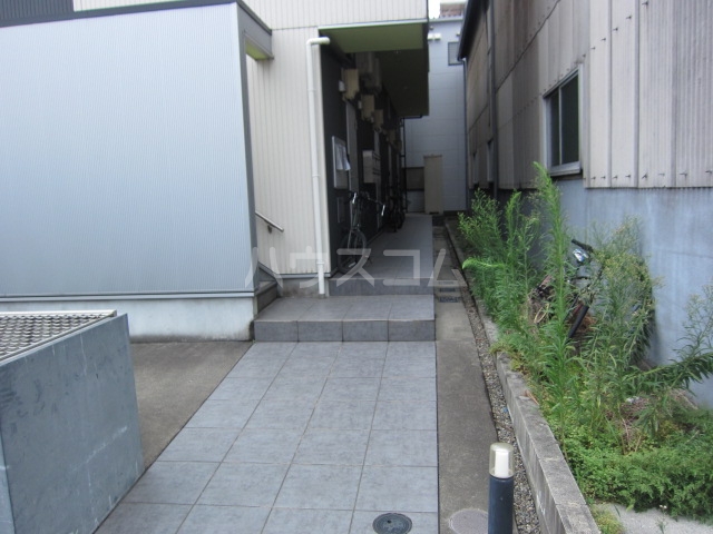 22/30 エントランス