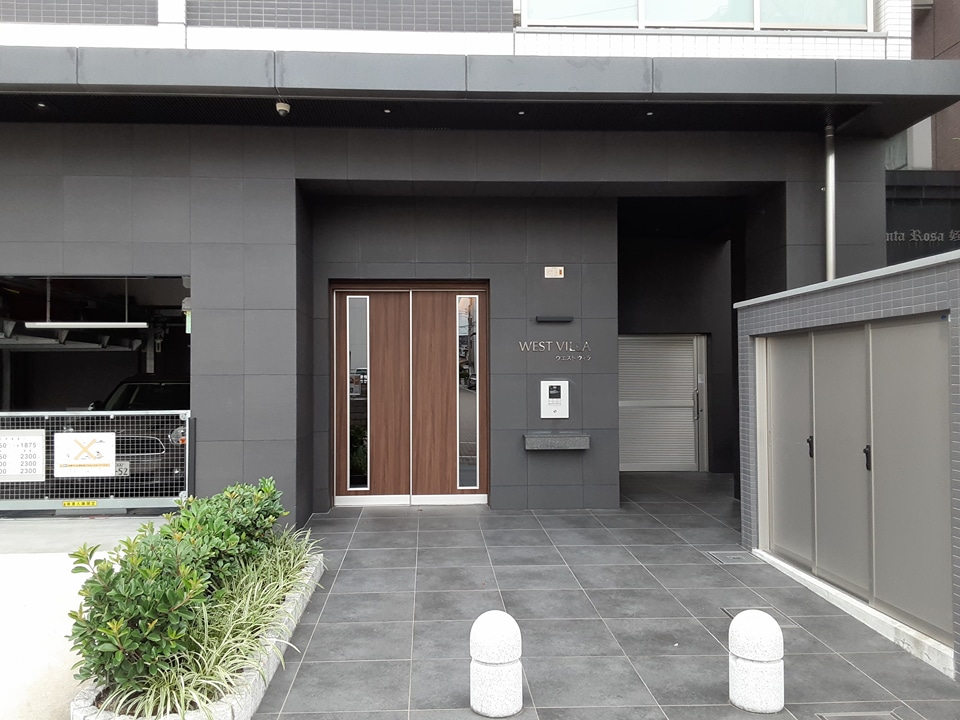 24/28 エントランス