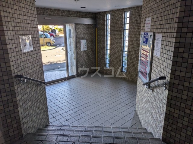 26/30 エントランス