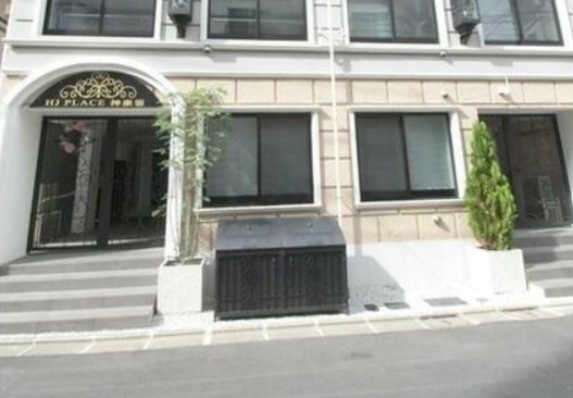 18/18 エントランス