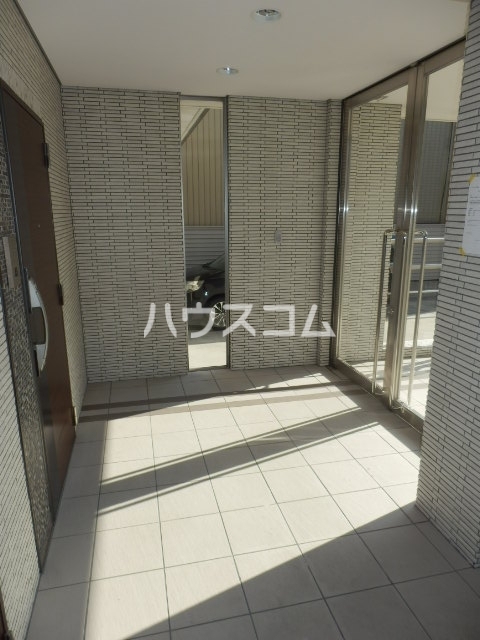 16/25 エントランス
