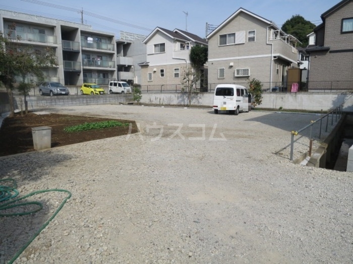 19/28 駐車場