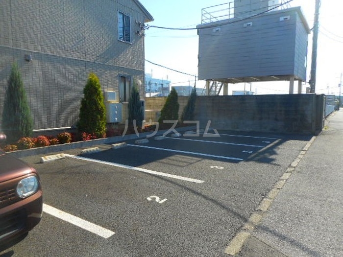 2/3 駐車場