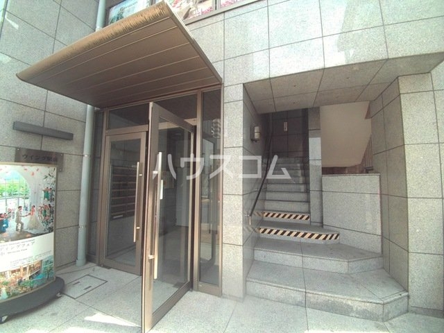 26/30 エントランス