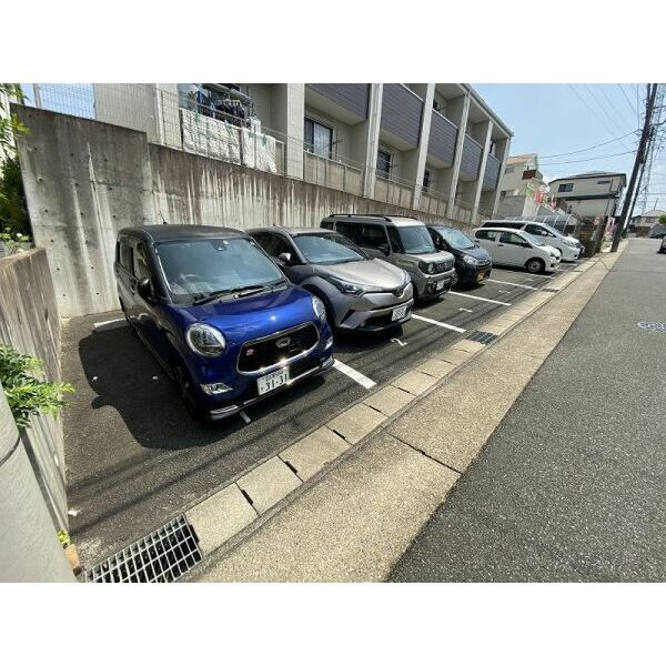 17/25 駐車場