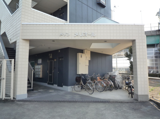 20/27 エントランス