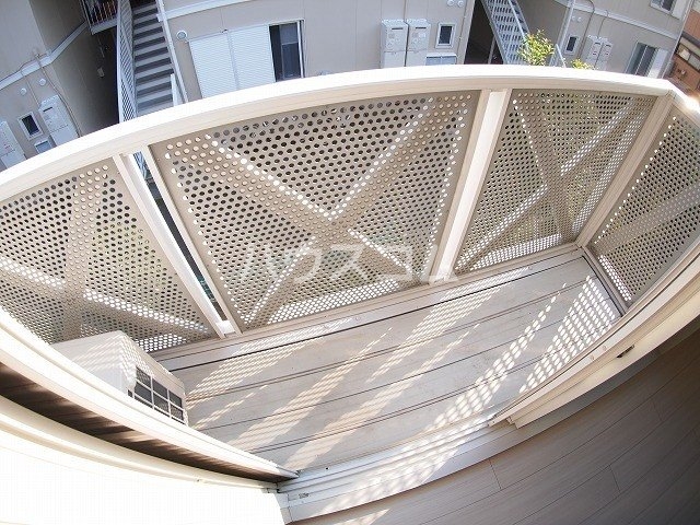 13/18 バルコニー