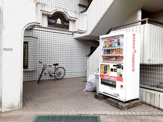 28/30 エントランス