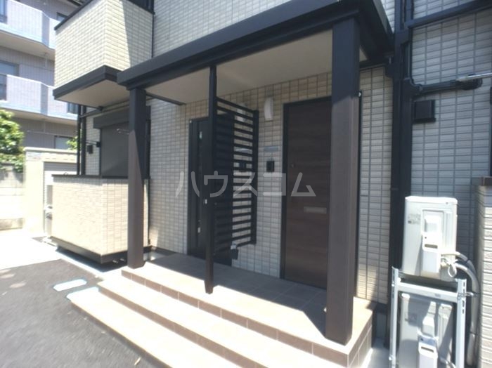 20/23 エントランス