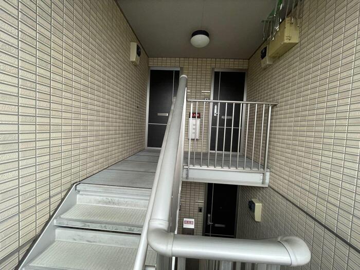 16/19 エントランス