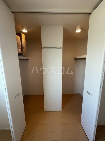 25/30 エントランス
