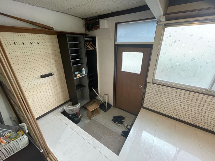 28/30 エントランス