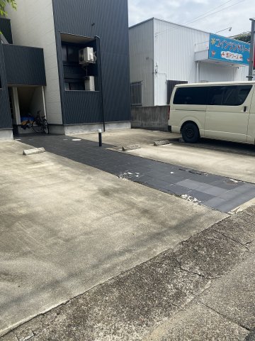 21/26 駐車場