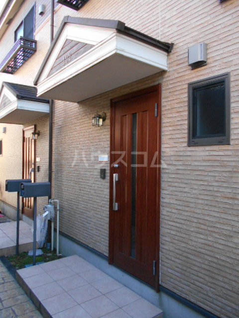 18/21 エントランス