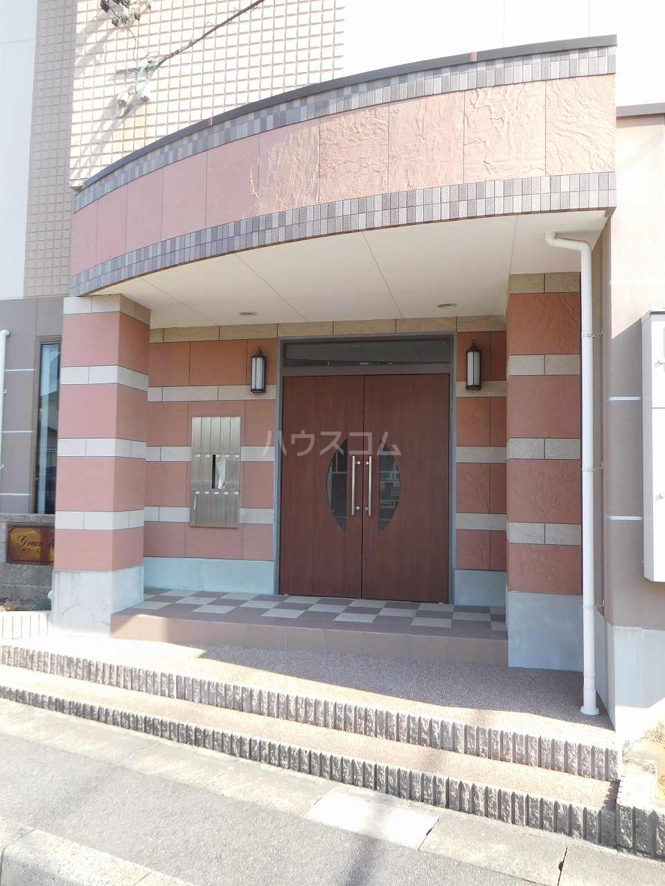 22/29 エントランス