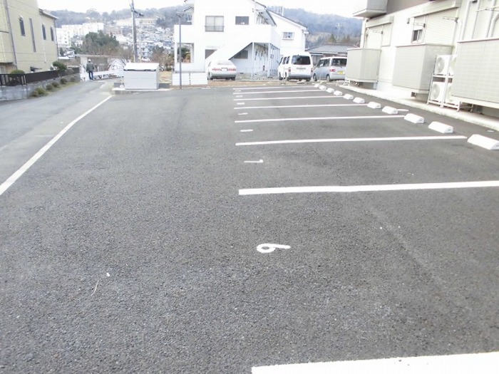 19/23 駐車場