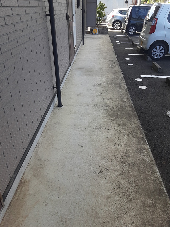 22/30 エントランス