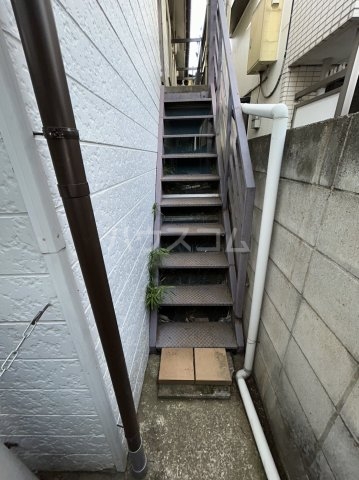 17/19 エントランス