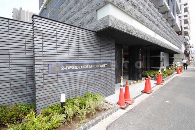 21/28 エントランス