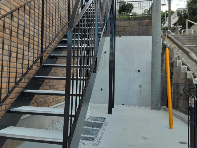 18/26 エントランス