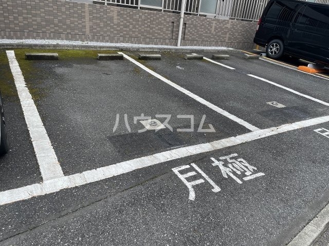 19/28 駐車場