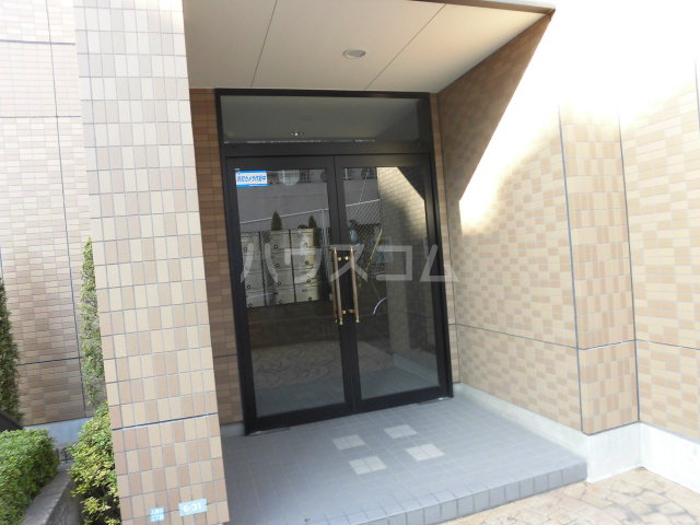 22/30 エントランス