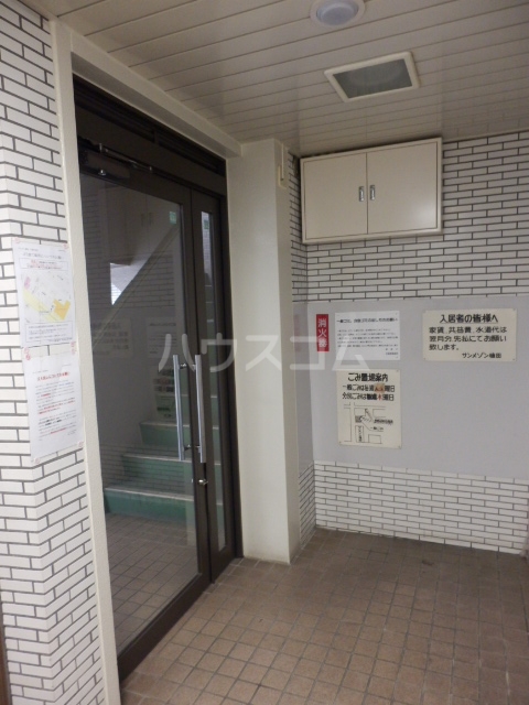 2/4 エントランス