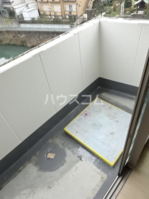 16/23 バルコニー
