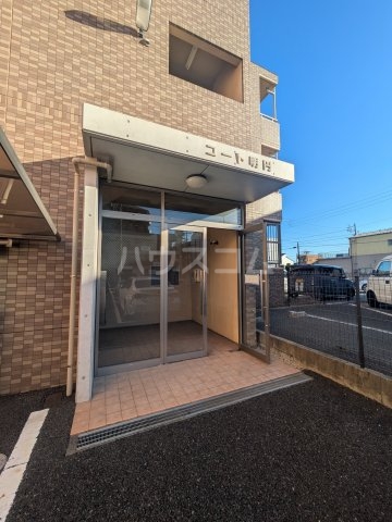 21/26 エントランス