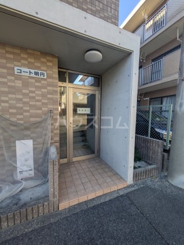 22/26 エントランス