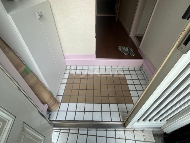 14/30 玄関