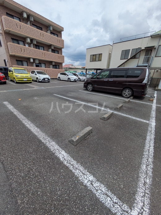 19/23 駐車場
