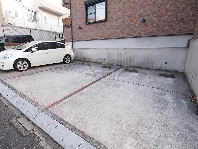 16/17 駐車場
