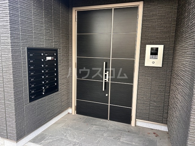 3/4 エントランス