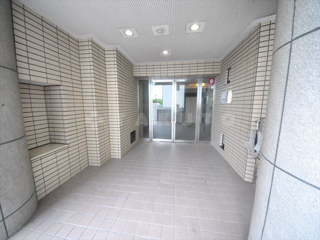 24/26 エントランス