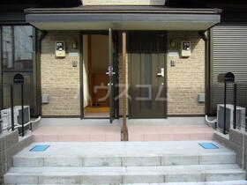 16/27 エントランス