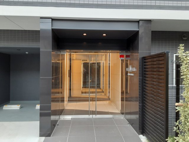 22/25 エントランス