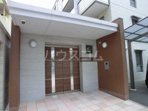 13/16 エントランス