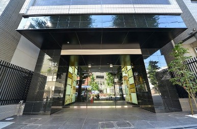 18/26 エントランス